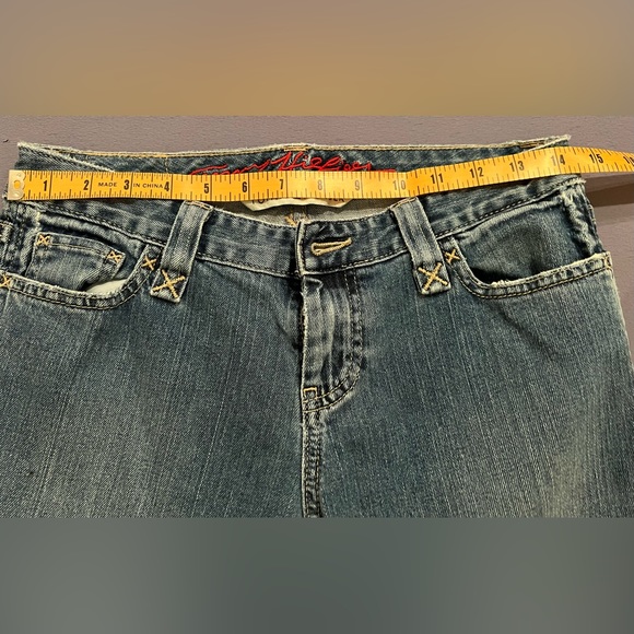 Tommy Hilfiger Classic Denim Jeans w/ Double Button Back Pockets, Size 4 - Picture 6 of 10